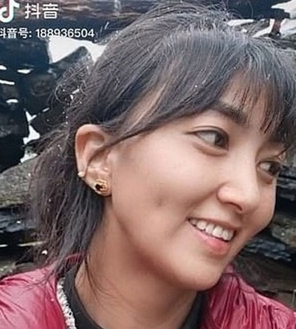 O cunoscută vloggeriţă, incendiată de fostul soţ într-o transmisiune LIVE pe TikTok. A murit după 2 săptămâni