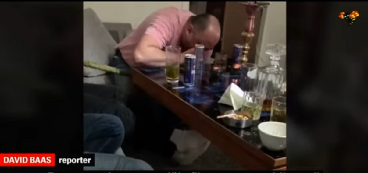 Parlamentarul surprins în timp ce priza cocaină de pe masă! Imaginime care fac înconjurul țării