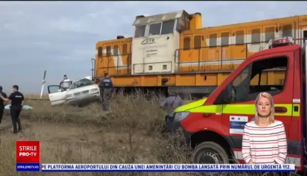 Doi bărbați au murit loviți de tren într-o mașină, în Suceava