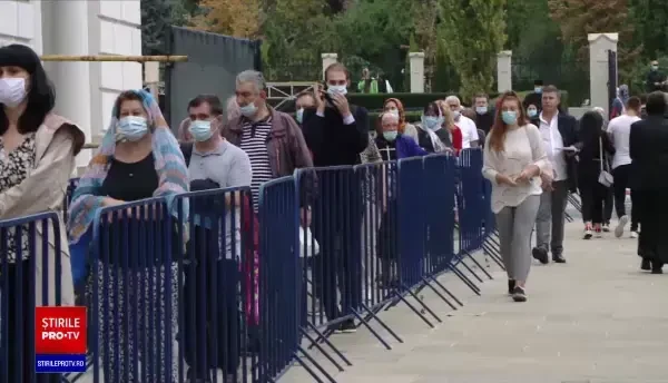 Pelerinajul la Sfânta Parascheva a devenit unul local. Moaştele nu vor fi scoase din catedrală