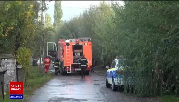 Evacuat din casă, un bărbat din Bacău i-a dat foc și s-a sinucis