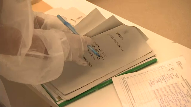 Scandal după alegerile locale. Motivul pentru care un primar reales și viceprimarul au fost reținuți de polițiști