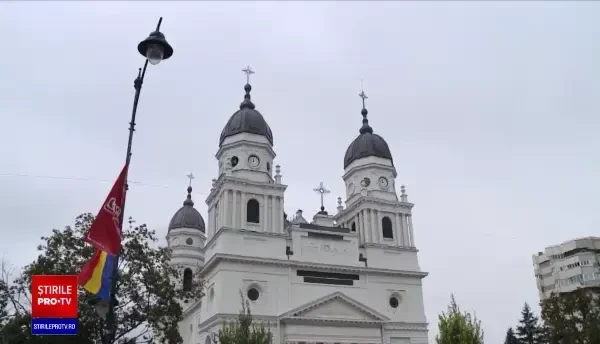 Protest la pelerinajul de Sfânta Parascheva, compromis de Covid. Oamenii sunt în lacrimi
