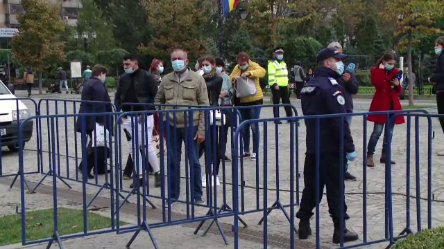 Lecție de viață oferită de un copil de 8 ani la pelerinajul de Sfânta Parascheva: ”Este covid și trebuie să păstrăm distanța”