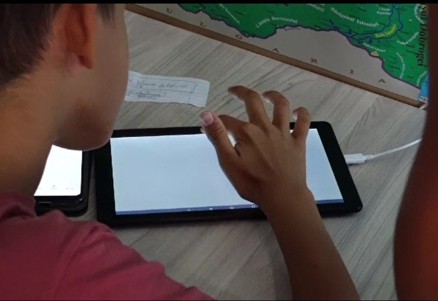 Se închid tot mai multe școli. Toate unitățile din București ar putea trece la scenariul roșu