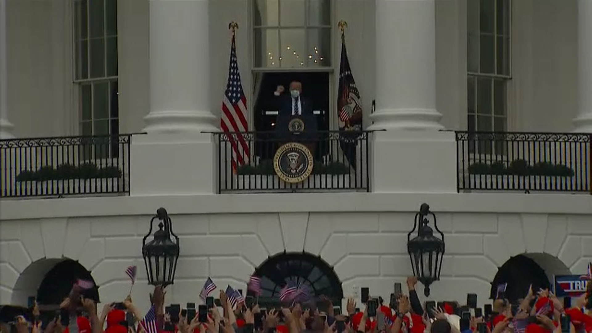 Donald Trump își reia campania electorală la 2 zile după ce a anunțat că nu mai este contagios