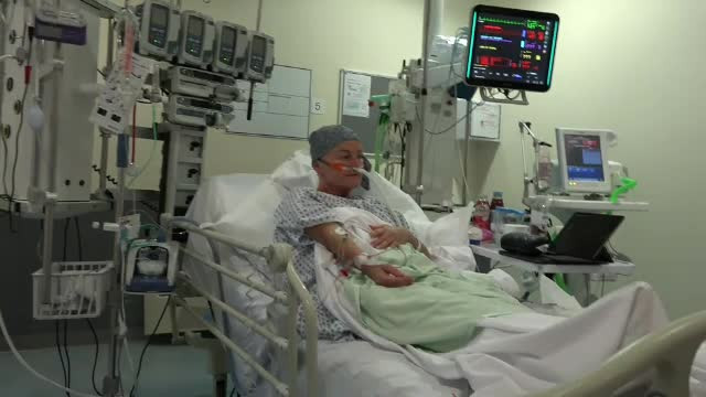 În spitalele din Marea Britanie sunt mai mulți bolnavi de Covid-19 decât erau în martie