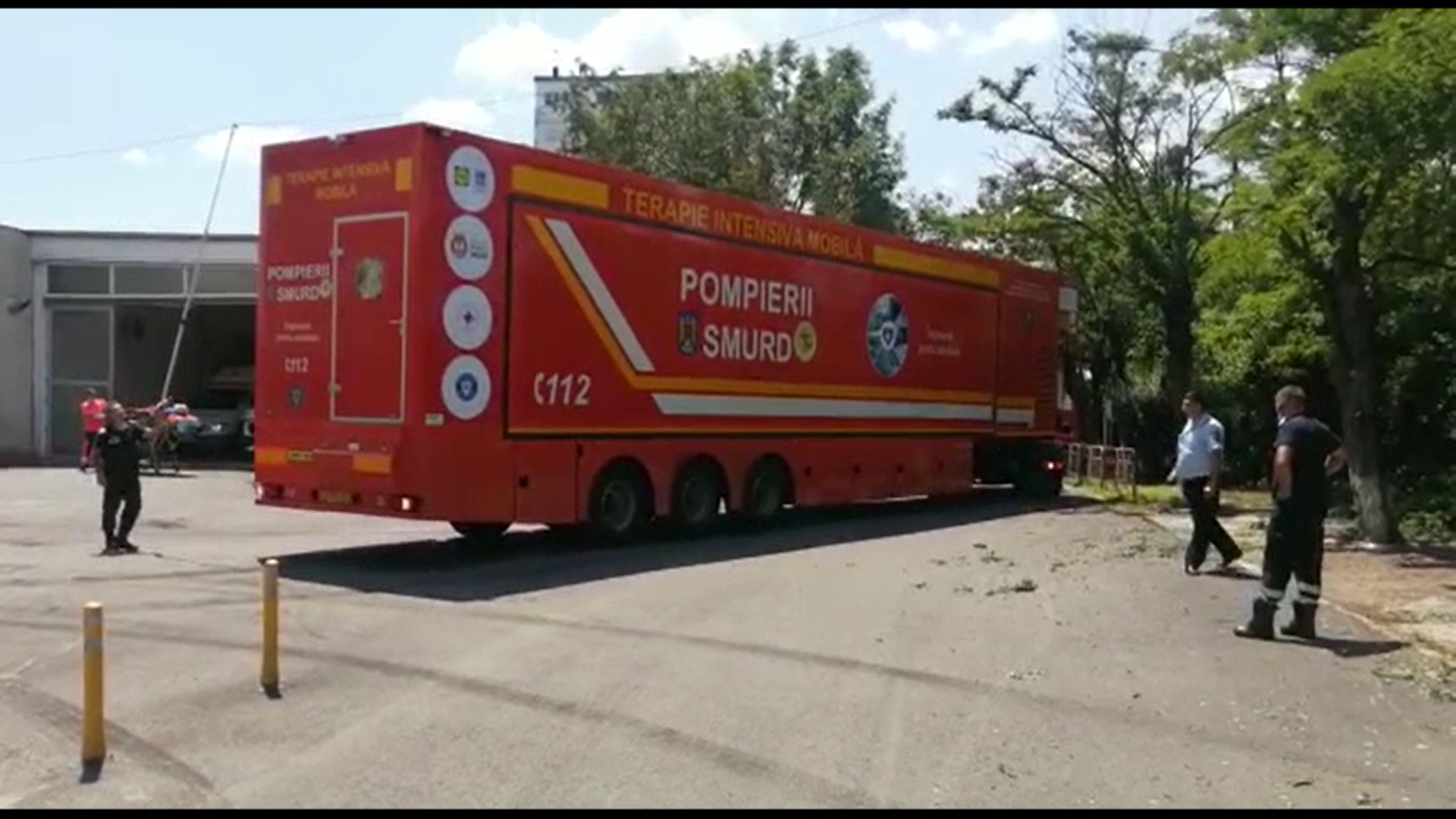 Un TIR de terapie intensivă cu 12 locuri stă nefolosit în Ploiești. Nu sunt medici disponibili