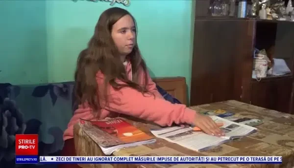 Scenariu roșu în judeţul Alba. Mulţi elevii nu au însă tablete sau telefoane pentru orele online