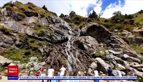 Spectacolul naturii pe Transfăgărășan. Ce poate face un turist în această zonă