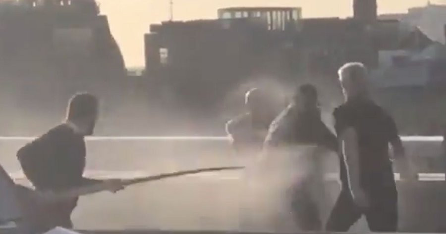 Criminalul care s-a bătut cu teroristul de pe London Bridge va beneficia de clemență regală