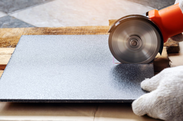 (P) Cum alegem o maşină de tăiat gresie şi faianţă