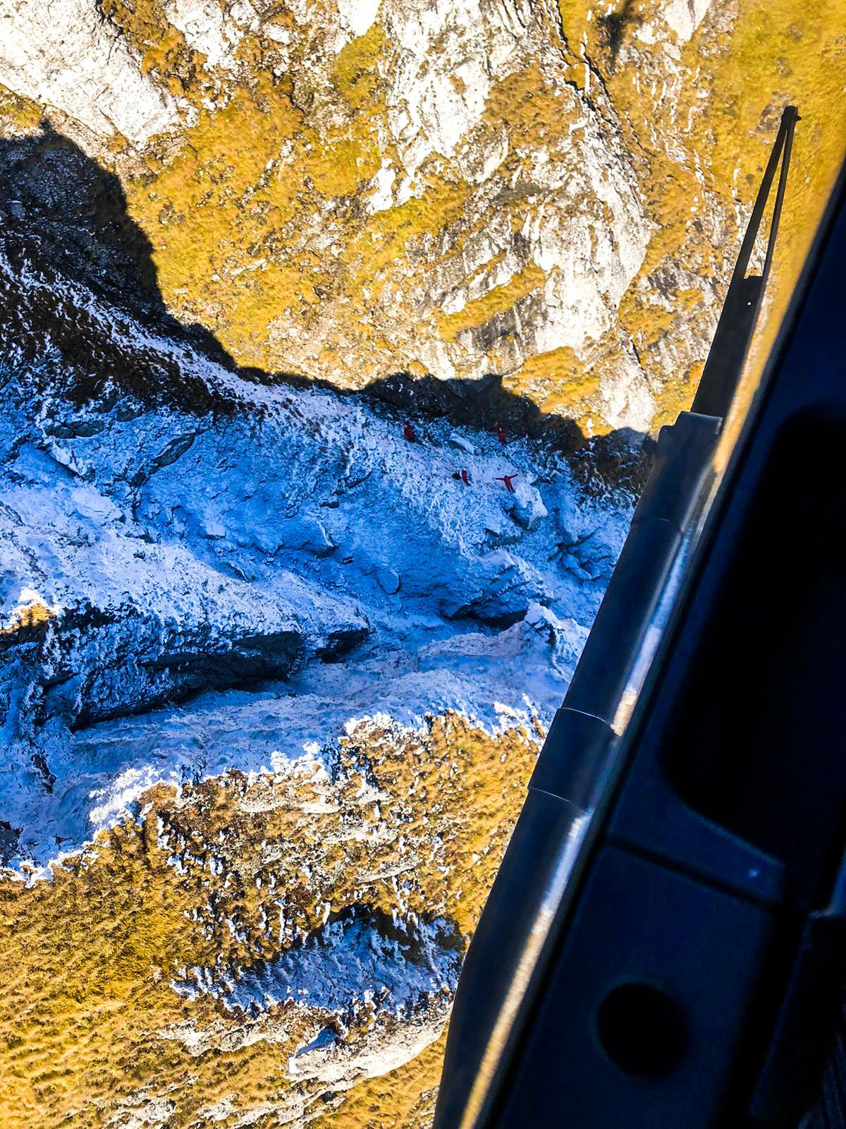 Bărbat decedat pe Vârful Omu. A alunecat pe zăpadă și a căzut 100 de metri într-o râpă