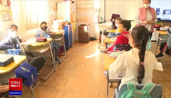 Toate creșele, grădinițele, școlile și universitățile din Capitală se închid de marți. Ce spun părinții