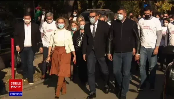 Partidele și-au definitivat listele de candidați pentru Parlament. Schimbări pe ultima sută de metri