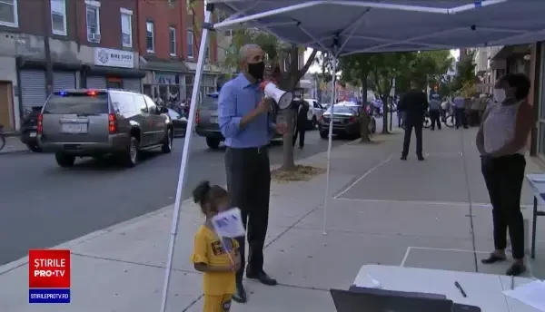 Obama, înaintea dezbaterii Trump - Biden: "Trump n-o să înceapă brusc să ne protejeze pe toţi de virus"