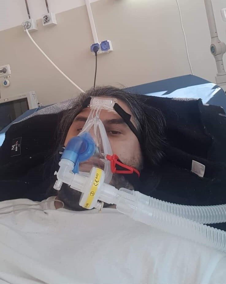 Un cunoscut artist român din Iași, infectat cu Covid-19, a murit în spital. Avea doar 37 de ani