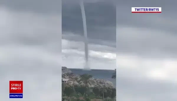 VIDEO. Fenoment meteo extrem, surprins în apropiere de insula Rodos