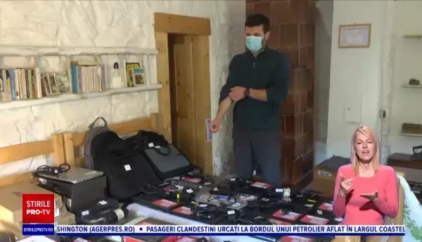 Laptopuri la schimb cu nopți de cazare. Inițiativa care îi va ajuta pe elevii din Roșia Montană