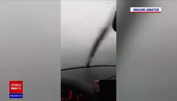 Grindina a făcut prăpăd în județele Constanța și Tulcea. Stratul de gheață a depășit chiar şi jumătate de metru