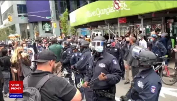 Aproape 60 de milioane de americani au votat anticipat. Se anticipează cea mai mare prezență din ultimul secol