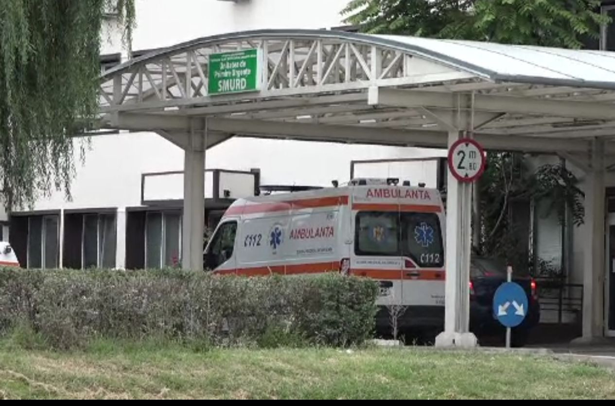 O infirmieră din Bacău şi o asistentă din Arad au murit infectate cu COVID. Bilanțul cadrelor medicale decedate a ajuns la 33