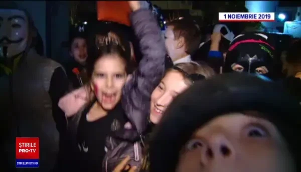 COVID-19 le fură copiilor bucuria de a colinda de Halloween. Care sunt recomandările medicilor