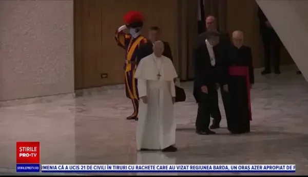 Papa oficiază online slujba de Crăciun, în România credincioșii ortodocși și catolici vor avea voie în biserică