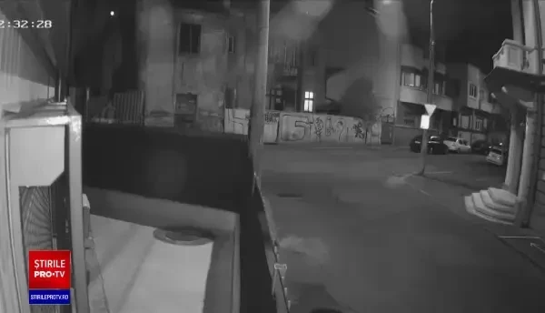 O casă monument din centrul Capitalei, construită în anii '20, s-a prăbușit miercuri seară. Cum arăta înainte