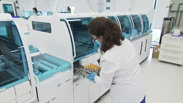 Valul doi al pandemiei din Europa, provocat de o nouă tulpină Covid-19, mult mai agresivă. Cine a răspândit-o