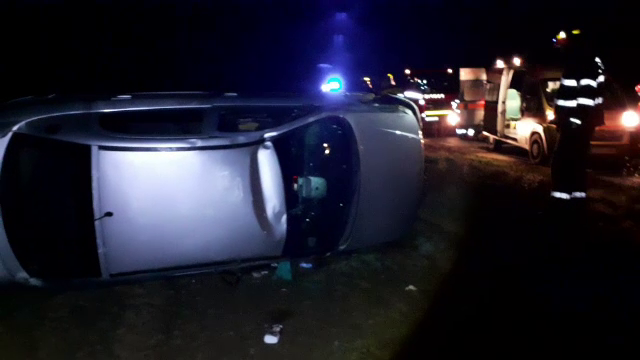 Tânăr fără permis, mort într-un accident în Dâmbovița. Lângă trupul său au fost găsite 2 sticle de alcool