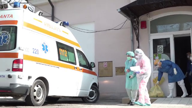 Cum arată o zi din viața cadrelor medicale ce luptă cu Covid-19. ”Nu sunt în stare nici să mănânc"