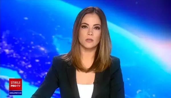 Incendiu uriaş în localitatea Brădet din judeţul Braşov. Focul s-a extins la un popas turistic