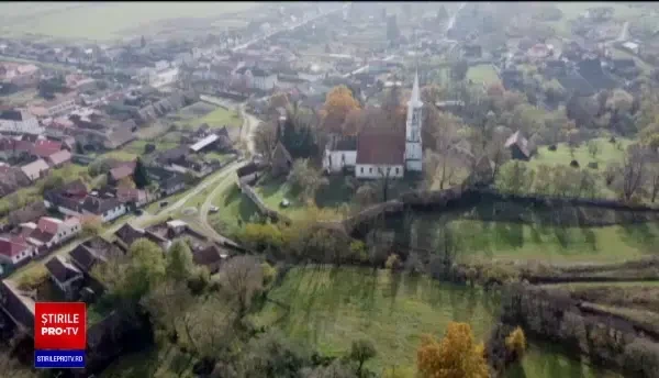 Tavanul bisericii fortificate din Alțâna, veche de sute de ani, s-a prăbușit. ”Mi s-a tăiat respirația când am văzut”