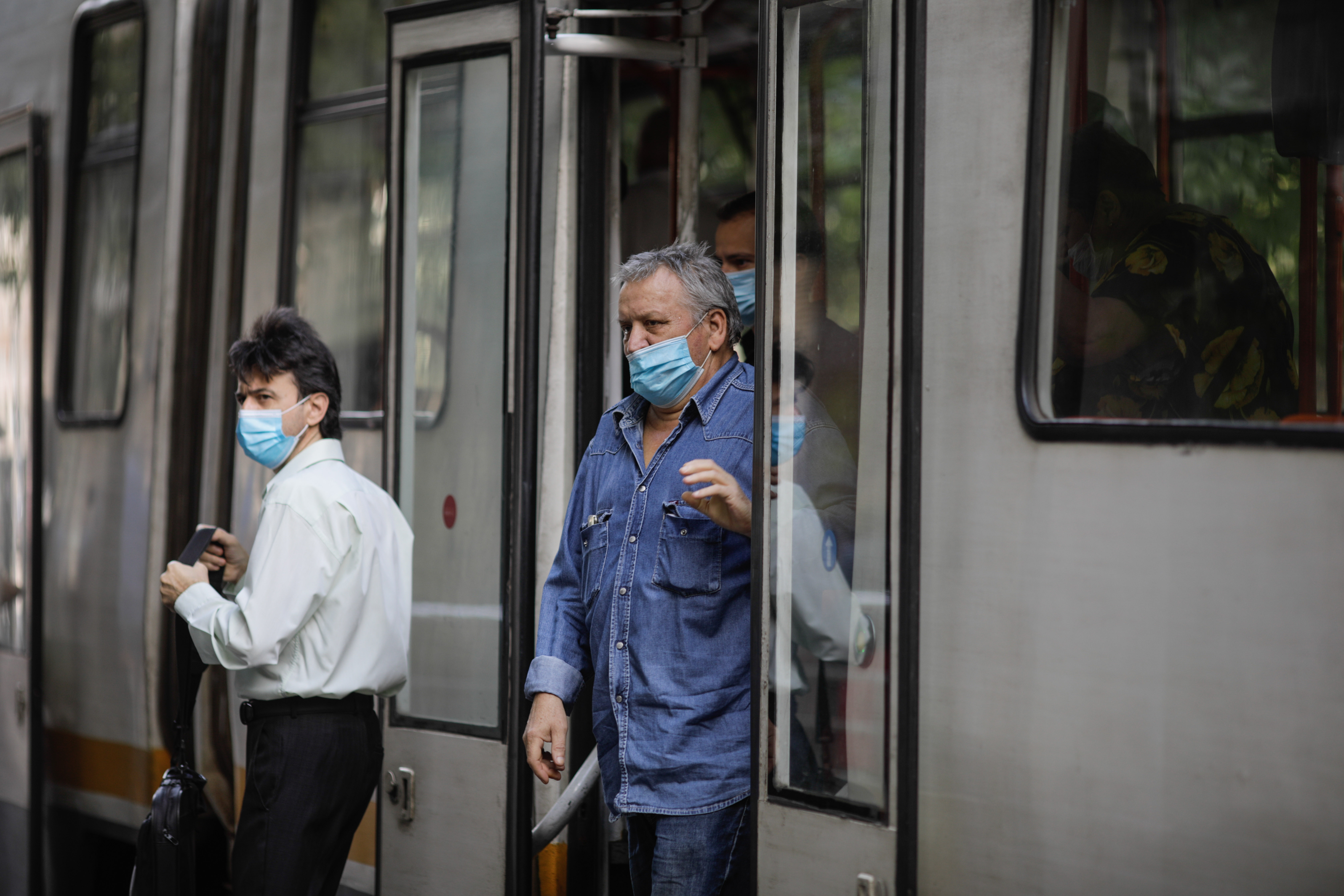 Ludovic Orban: Numărul de paznici și de polițiști în mijloacele de transport în comun va fi suplimentat