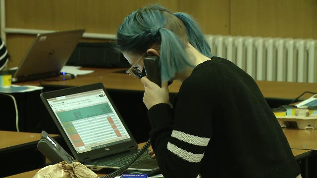 Cine sunt voluntarii care răspund la întrebările despre Covid-19 ale clujenilor