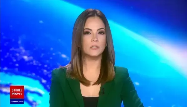 Impact violent pe A1: șofer rămas încarcerat după ce a intrat cu autoutilitara într-un camion