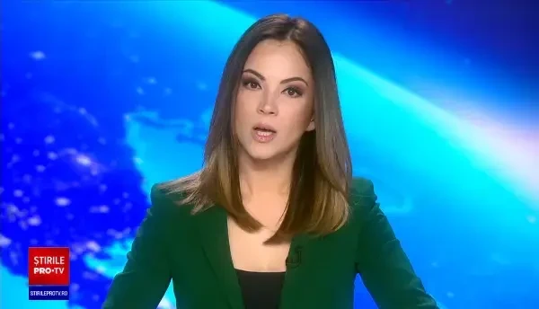 Sindicatele din învăţământ cer spor de calculator pentru orele online. "Sunt expuşi la radiaţii"