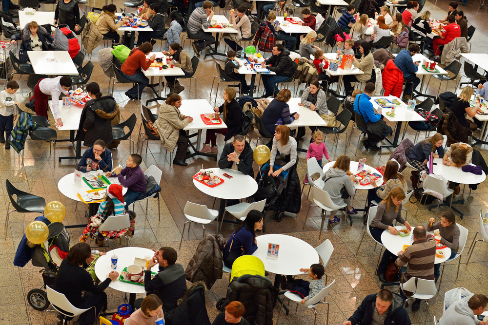 Studiu: Restaurantele, cafenelele și sălile de sport, principalele surse de infectare cu coronavirus