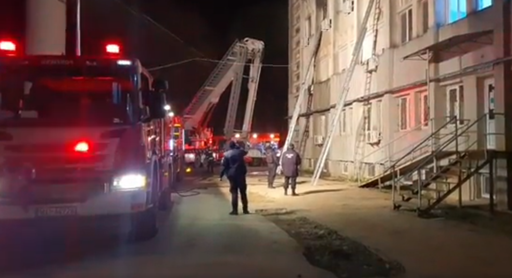 Incendiu violent la Spitalul Judeţean Piatra Neamţ. Zece persoane au murit, iar medicul de gardă este în stare critică