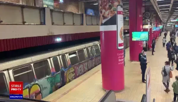 Probleme la metrou, la Piața Unirii. Se circulă cu dificultate pe Magistralele 1 și 3