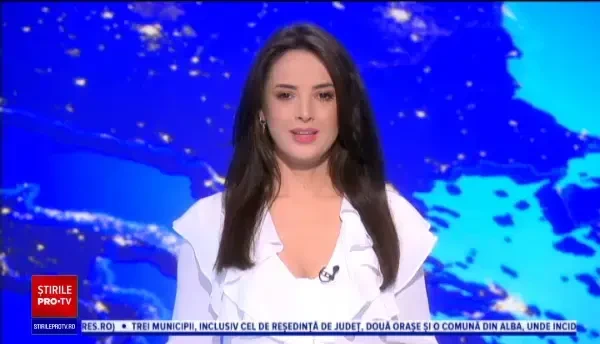 O braziliancă de la Victoria's Secret a pozat provocator. Iubitul celebru i-a dat acordul