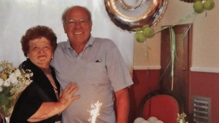 S-a infectat cu Covid după ce și-a îmbrățișat pentru ultima dată soția, răpusă de coronavirus. A murit și el după 9 zile