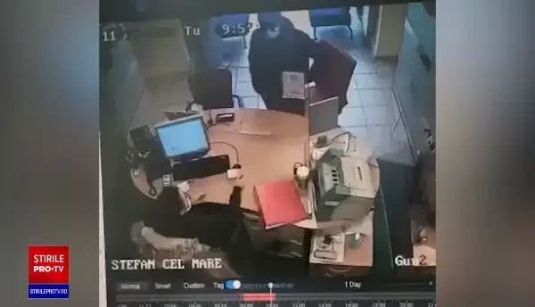 Jaf la o bancă din Sectorul 2 al Capitalei. Un bărbat a reuşit să fugă cu 10.000 de lei