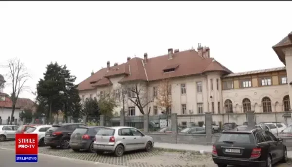 Trupurile decedaților de COVID, înghesuite într-un TIR frigorific, la Timișoara. Nu mai au loc la morgă
