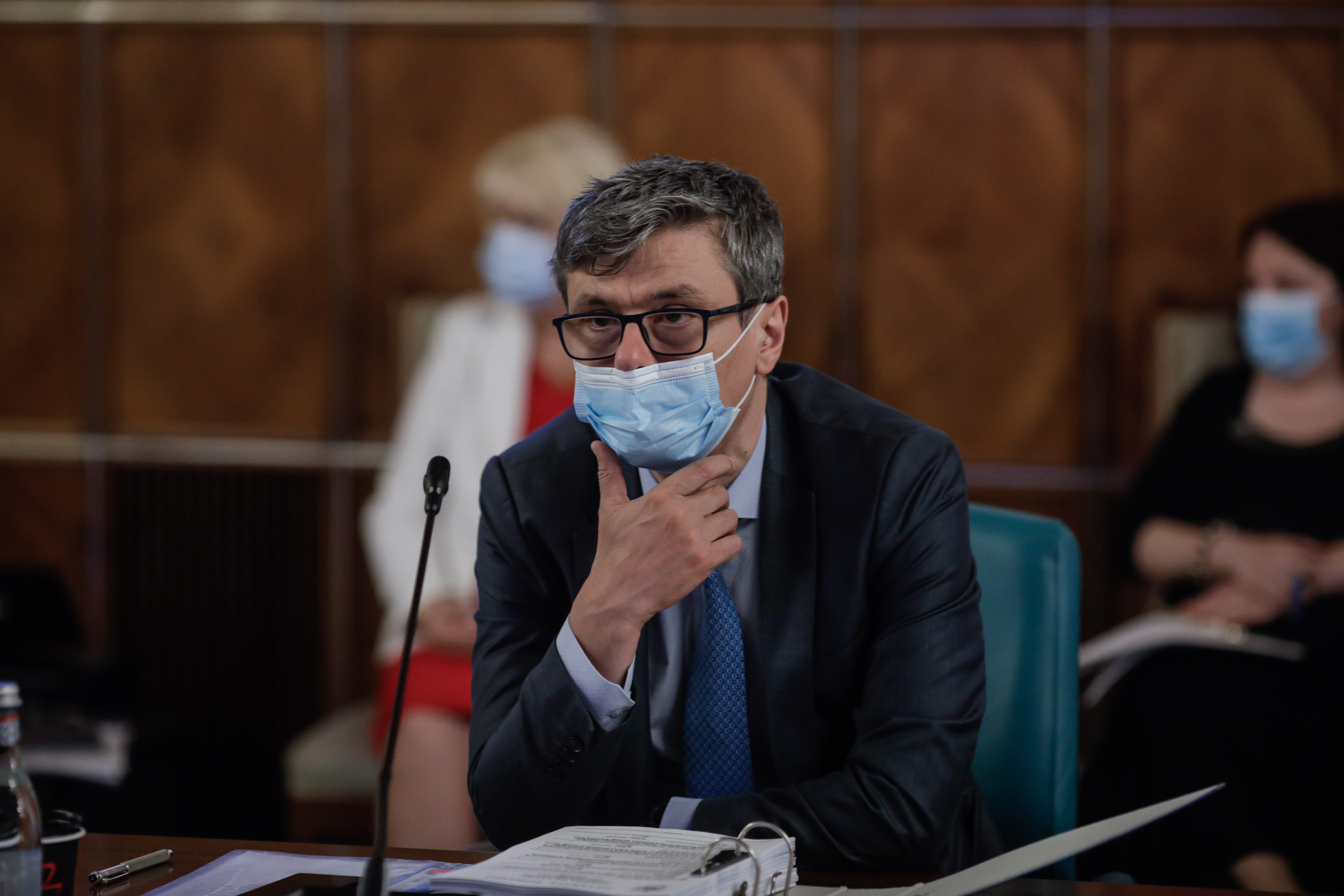 Ministrul Economiei: Hotelurile și stațiunile sunt deschise de sărbători. ”Turiştii să fie foarte precauţi”