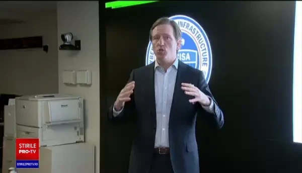 Șeful unei agenții care a contestat acuzaţiile de fraudare a alegerilor, concediat de Trump