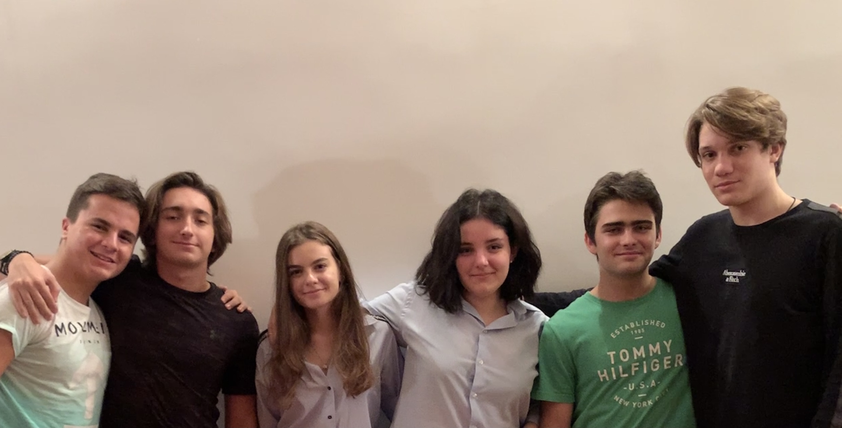 Un grup de olimpici naționali a creat un site unde îi ajută să învețe pe elevii de a VIII-a pentru Evaluarea Națională