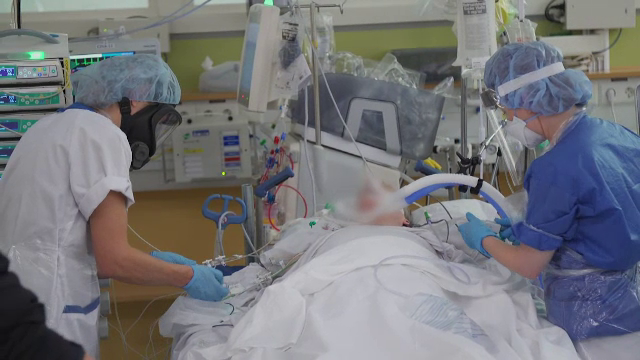 Țara în care 100.000 de oameni sunt în spitale cu Covid-19. „Starea lor se înrăutățește rapid”