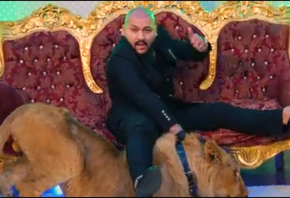 Percheziții acasă la Dani Mocanu, după scandalul leului din videoclip